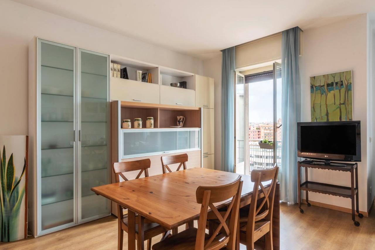 Sunny Apartment Piramide Rom Exterior foto